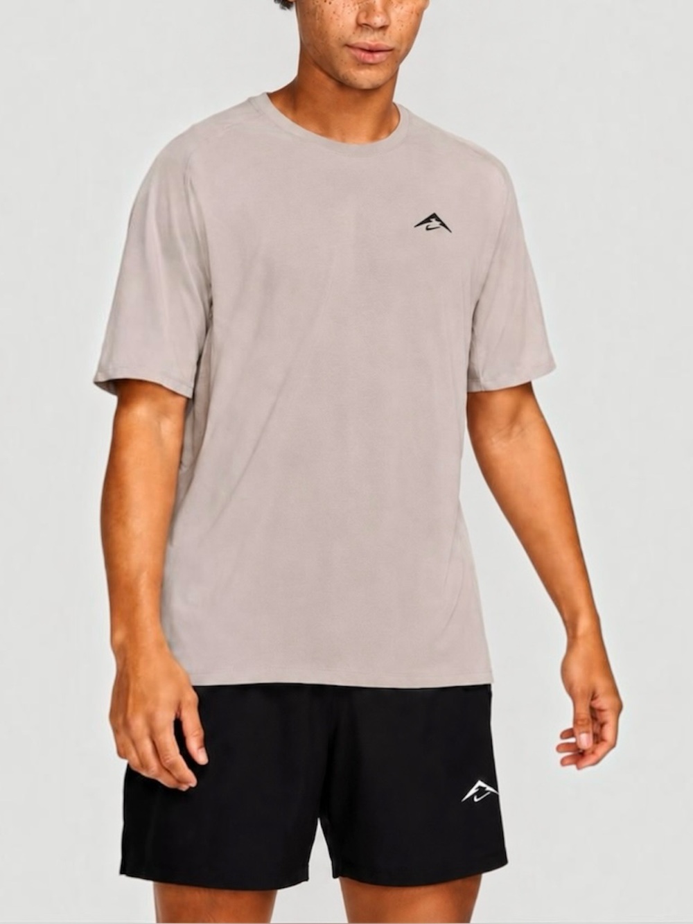 NWT Nike Solar Chase Dri-FIT ADV Running T-Shirt Taupe Gray Men’s Small